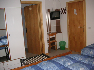  Image name: PICT0045.jpg 
 width: 400 pixel 
 height: 300 pixel 
 Size: 55036 bytes 
 Click to enlarge 